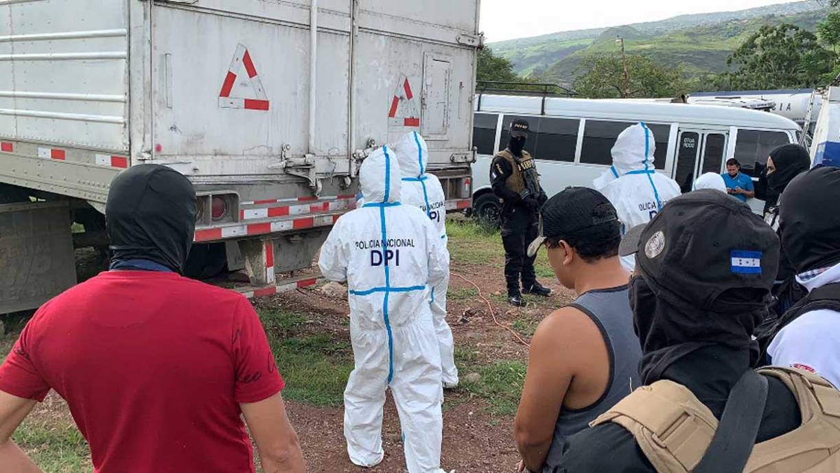 ¡Narcorastra! Decomisan más de 500 kilos de supuesta cocaína; hay tres detenidos