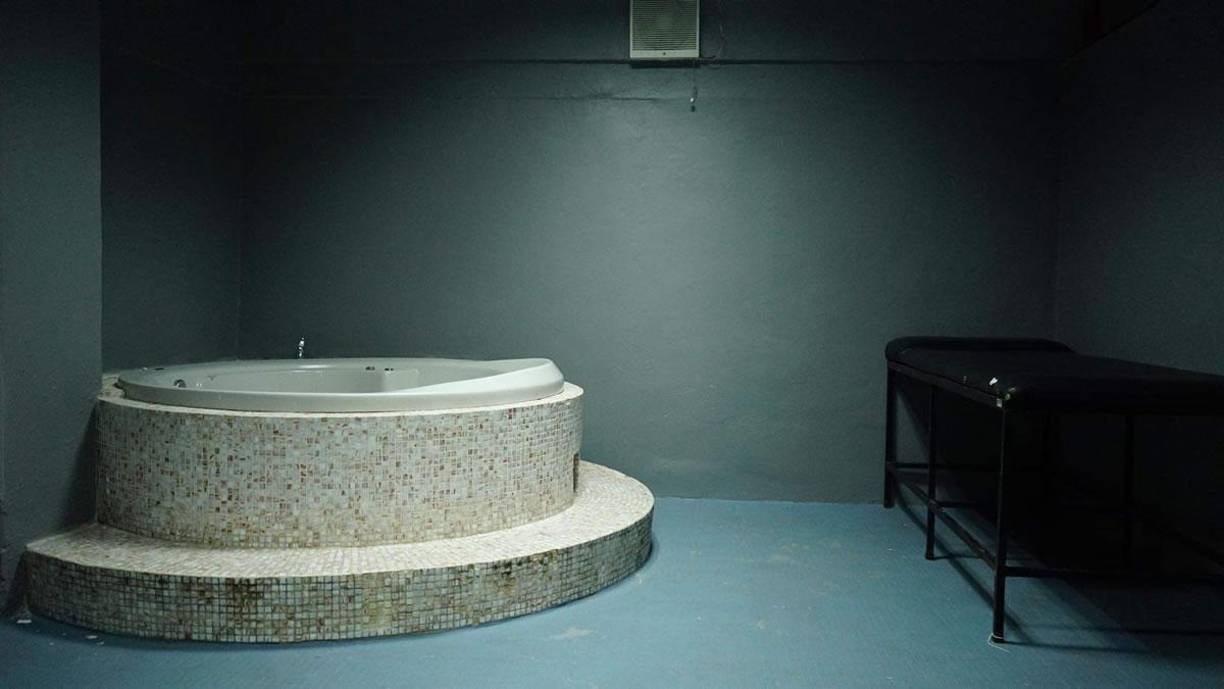 Así es el jacuzzi que tiene el camerino del estadio Olímpico.