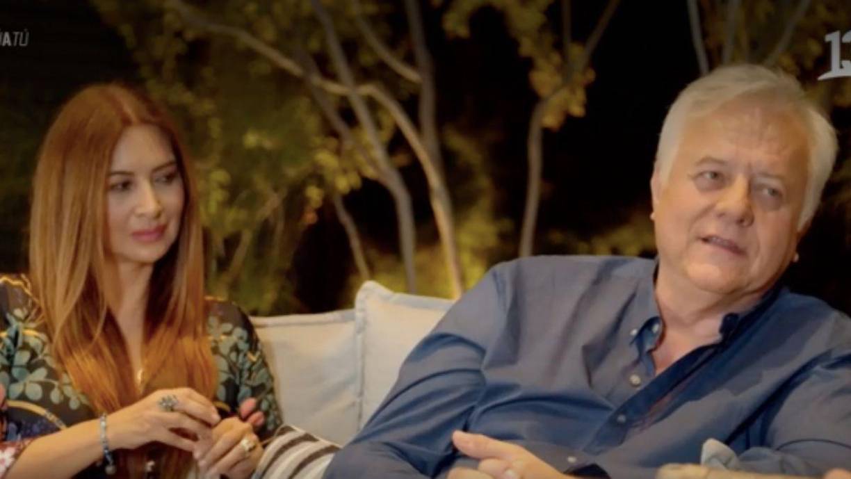 Según contó la panelista Mariela Sotomayor, Saint-Jean le habría sido infiel a Myriam Hernández con una mujer de su propio club de fans. “El marido de Myriam Hernández fue capaz de serle infiel, y no con cualquier mujer, no con una modelo, una niña de por ahí, no (...) porque la mujer que traicionó la confianza de la cantante, junto a su marido, era miembro y líder de uno los fans club más importantes de ella”, contó.