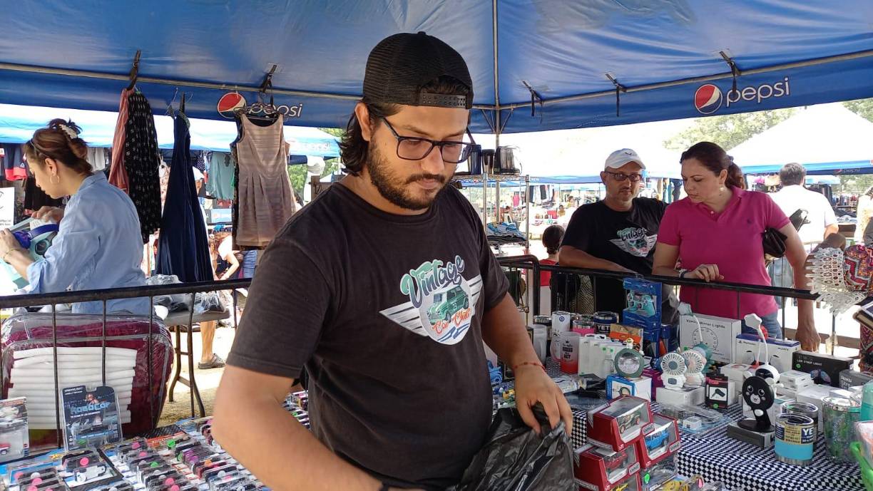 Anuar Castro, venta de carros vintage car club.