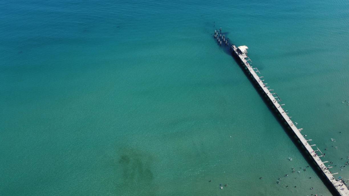 El Muelle turístico es uno de los sitios más concurridos de la ciudad, en donde los visitantes pueden hacerse una imagen en el parador fotográfico como un recuerdo de sus vacaciones. 