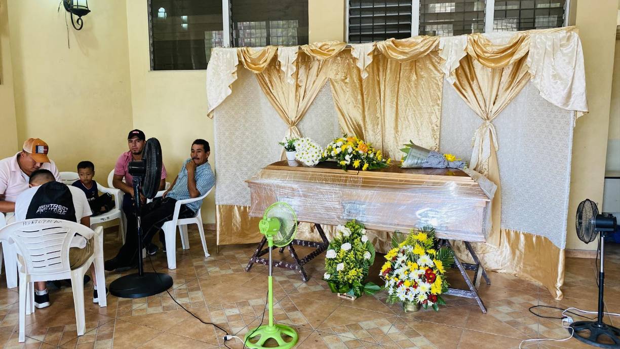 Blanca Rosa solía ayudar a su madre en el pequeño negocio ubicado en el barrio Santa Teresa de la ciudad. Su tía, doña Carmelina Ortega, lamentó la pérdida: “Era la mejor hija de mi hermana. Siempre pasaba pendiente de sus medicamentos y la llevaba al médico”. 