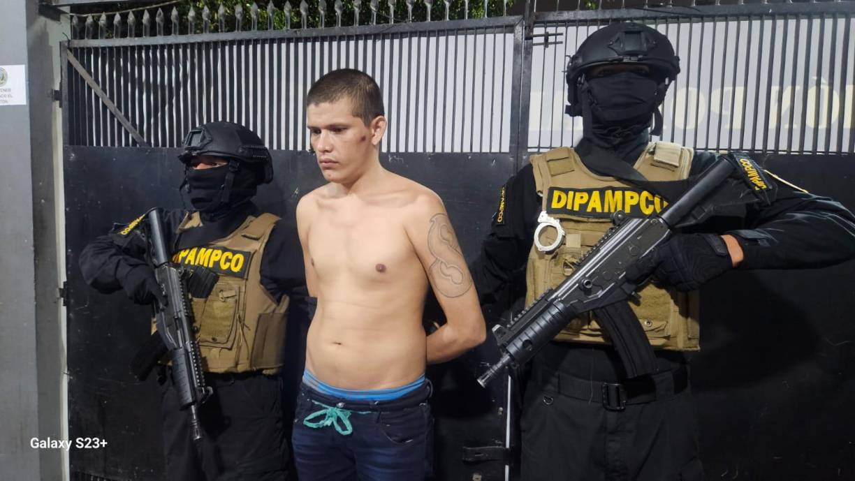 También fue capturado alias “Ganster Killer” quien es miembro activo de la Pandilla 18 desde hace tres años. 