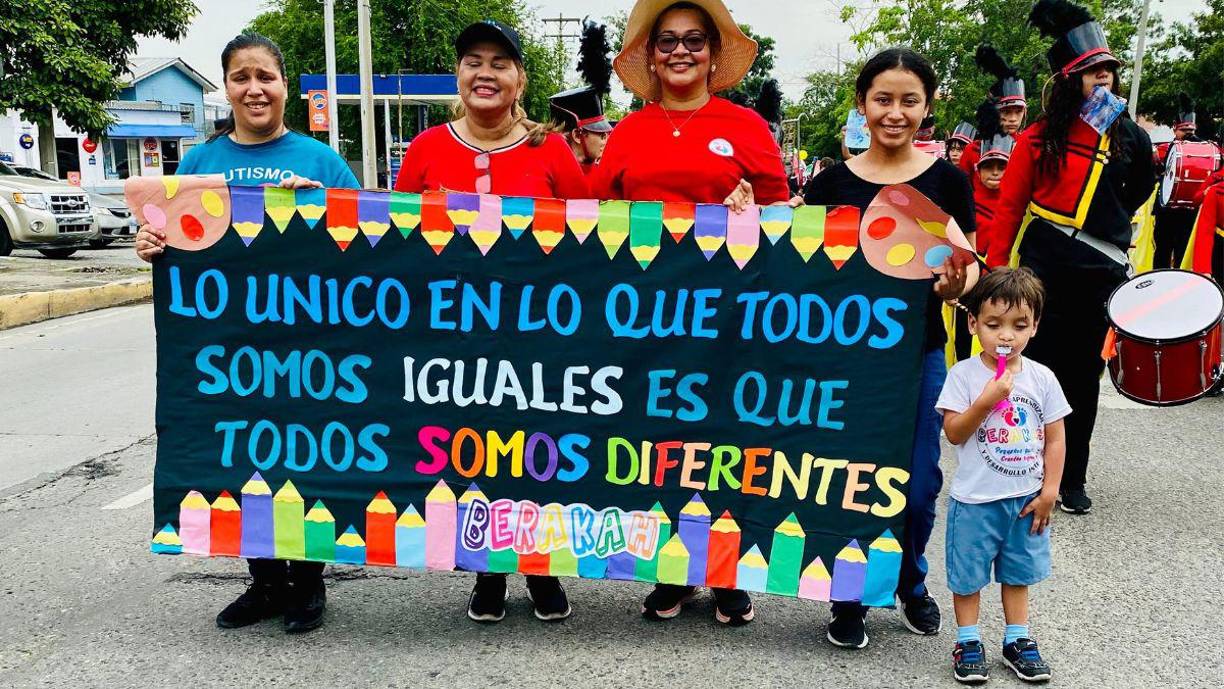 Cada <b>30 de septiembre</b> se conmemora el <b>Día Nacional del Autismo en Honduras</b> según decreto 39-2019. Por ello, y con el objetivo de concienciar a la población sobre el autismo o Trastorno del Espectro Autista este viernes se celebró una marcha para hacer conciencia entre la población. 