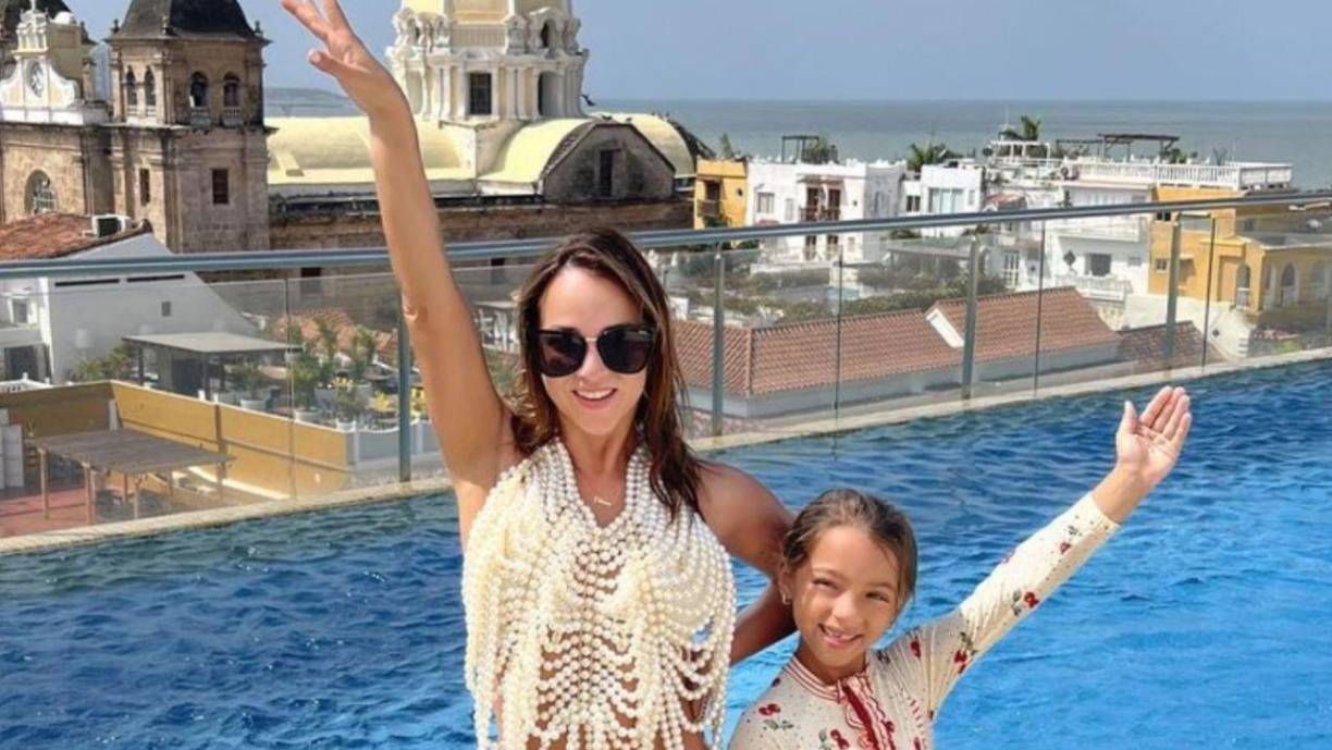 Tras casi un año de haberse separado de Adamari, el bailarín español Toni Costa confirmó su relación con la mexicana Evelyn Beltrán hace unos días.