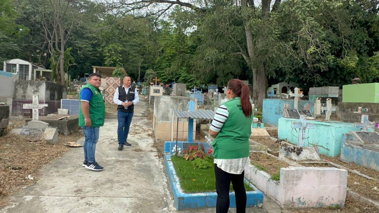 Cementerio La Puerta. Este primero de noviembre se celebra el Día de los Santos para honrar a los niños que han fallecido y el jueves dos de noviembre para los adultos.