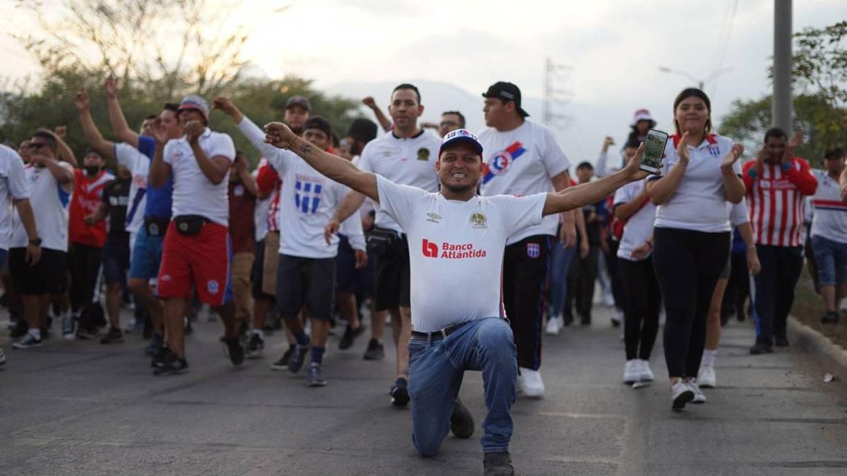 Desde tempranas horas los olimpistas se presentaron en las inmediaciones del estadio Olímpico para disfutar del emocionante duelo.