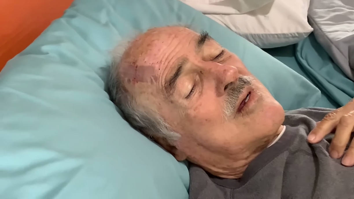 Este 16 de noviembre, en punto de las 2:00 de la tarde, en Acapulco, Guerrero, Andrés García fue trasladado en ambulancia, a petición de su esposa Margarita Portillo.