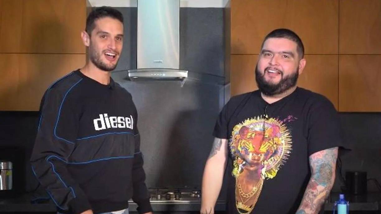 En un mensaje cargado de emoción y frustración, ‘La Mole’ expresó su descontento con el manejo del programa por parte de la televisora. “Amigo, Adrián, te amo mucho. Es tiempo Adrián es tiempo”. “Esta casa ni el ganador va ganar”, “Creo que ya es tiempo el trabajo está hecho, bye”. “Pues nunca me imaginé que toda una televisora se fuera en contra de un youtuber”. “Quédense con su p*to reality de mierda”, escribió, desatando una ola de comentarios y reacciones en las redes.