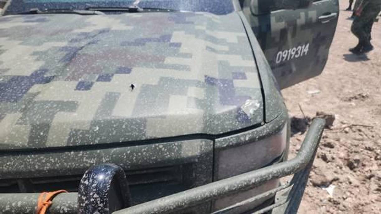 Los soldados persiguieron la camioneta, lo que generó preocupación entre los conductores de camiones que esperaban en la fila para cruzar la frontera hacia Estados Unidos.