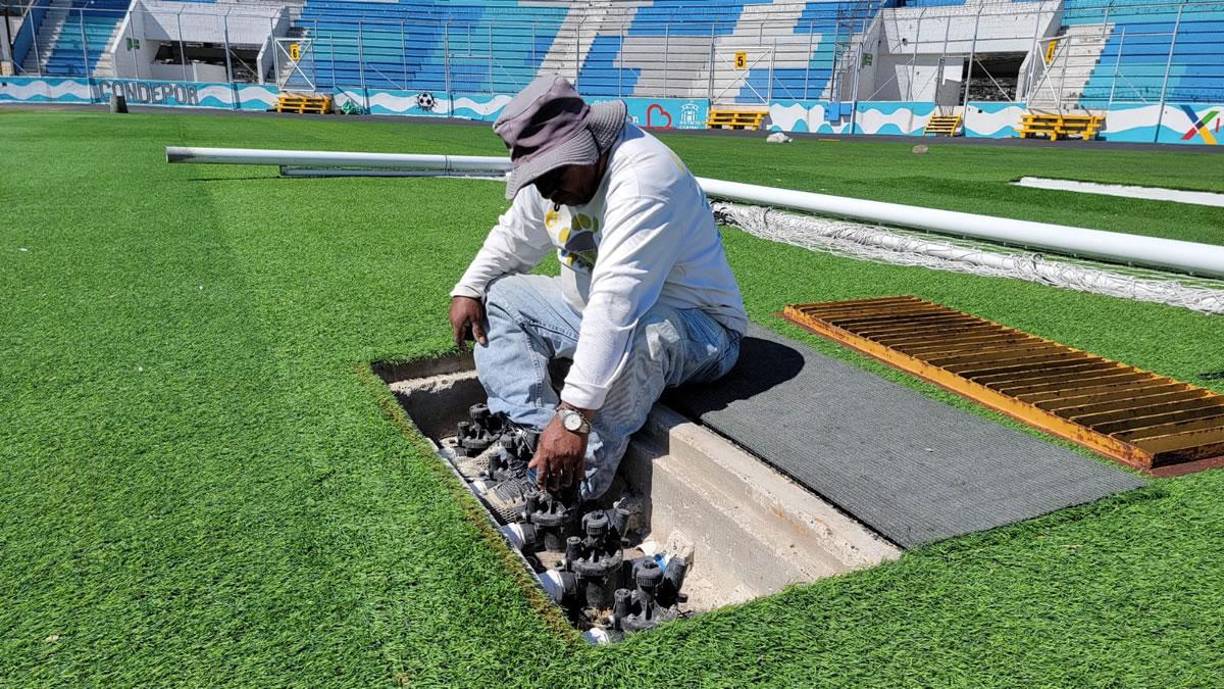 Estas son las válvulas con las que se controlas el sistema de riego del engramillado del estadio Nacional Chelato Uclés.