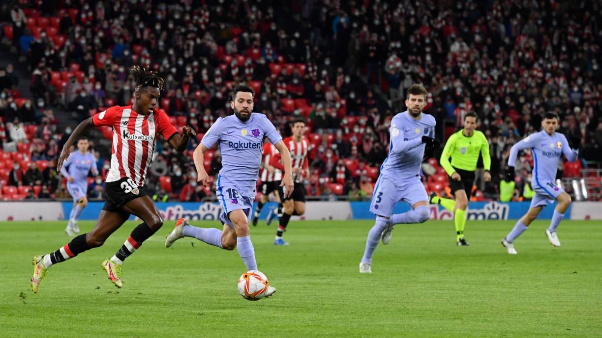 La tremenda carrera de Nico Williams para dejar atrás a Jordi Alba en la jugada del primer gol del Athletic Club de Bilbao.