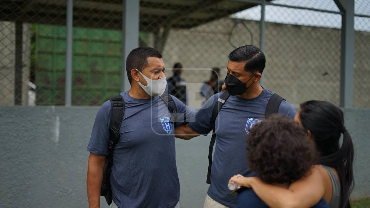 ¡Dos leyendas! Amado Guevara y Noel Valladares acudieron a la ciudad de El Progreso y estuvieron dialogando por algunos minutos.