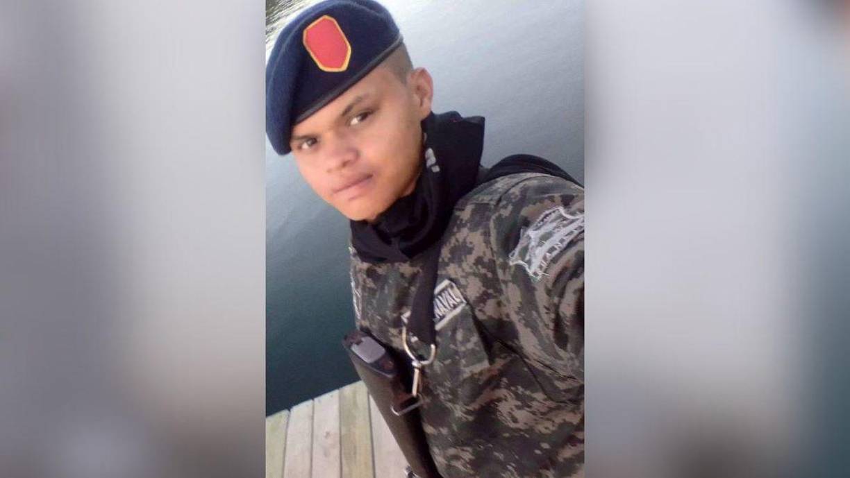 Juan Carlos Murillo Damas, conocido por el alias de “Campana”, desde el año 2018 fungió como militar y estuvo asignado a la Base Naval ubicada en la Isla de Guanaja, zona insular de Honduras. En sus redes sociales solía compartir fotos de lo que hacía.