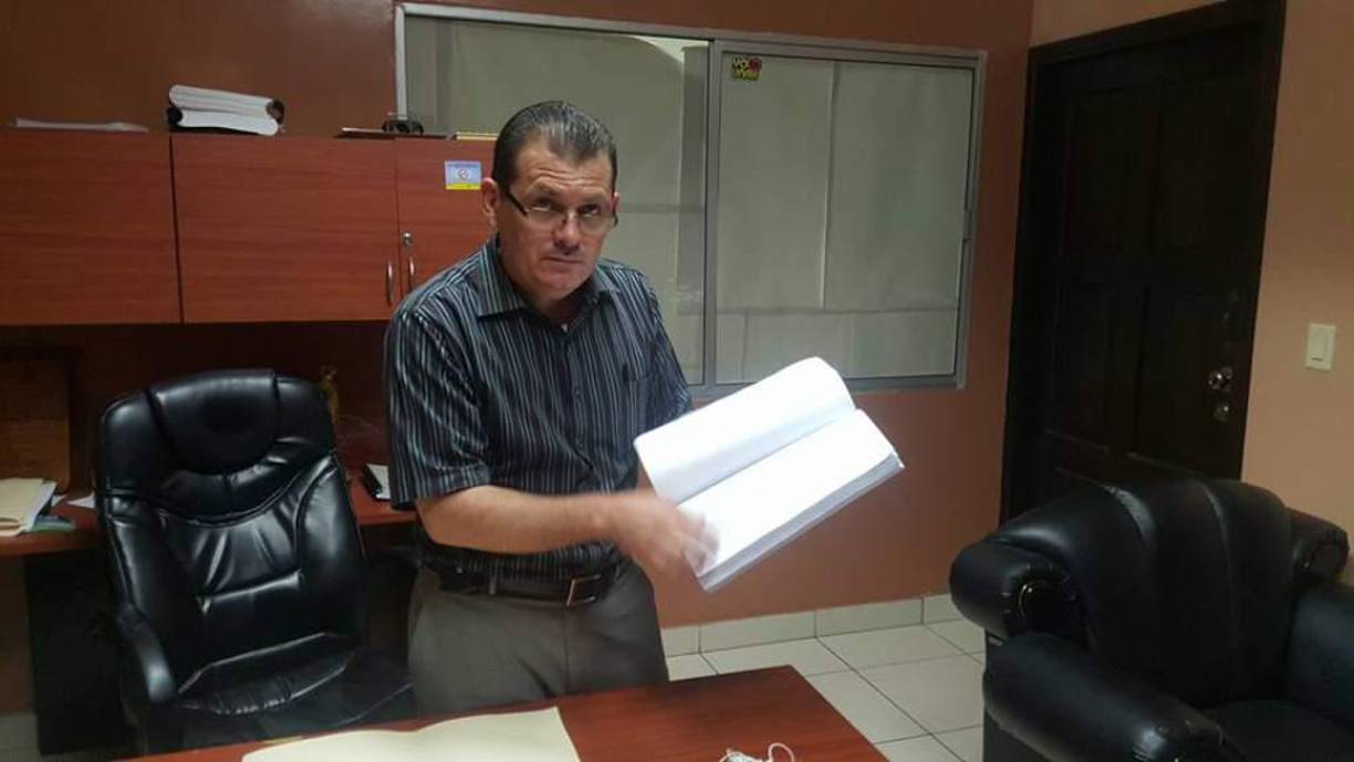 Amable de Jesús Hernández: El primero de Libertad y Refundación en la lista (primera participación en 2013). Es el edil de Colinas, Santa Bárbara, y busca su séptimo mandato (antes fue electo como candidato liberal). 