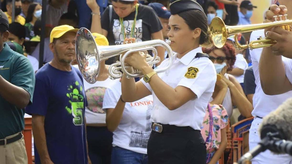 Miles de hondureños y turistas extranjeros disfrutan del Gran Carnaval de La Ceiba 2022