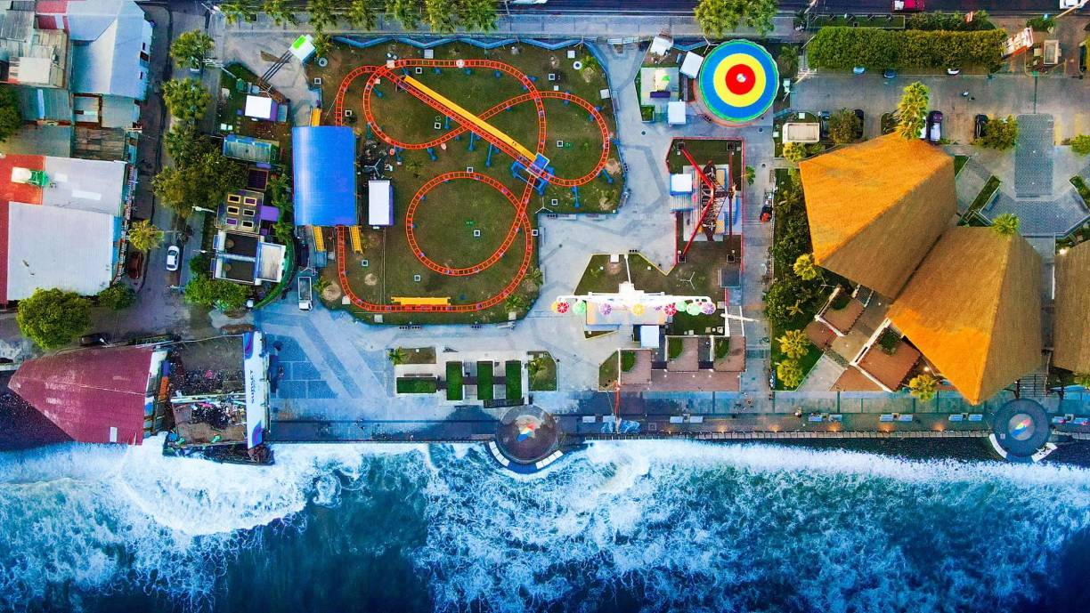 El parque también cuenta con una plaza gastronómica que alberga unos 12 restaurantes.