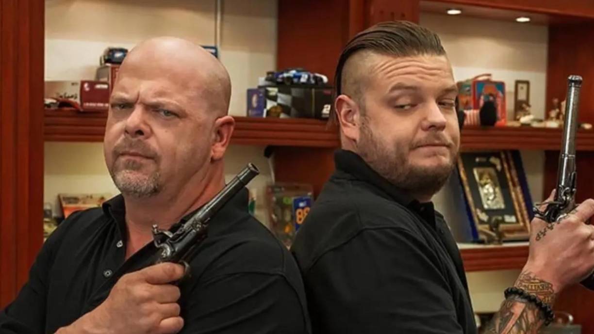 Corey Harrison (derecha), también compartió una entrañable fotografía con su hermano y se mostró desconcertado por la situación. “Qué demonios, siempre te amaré Bubba”, puntualizó.