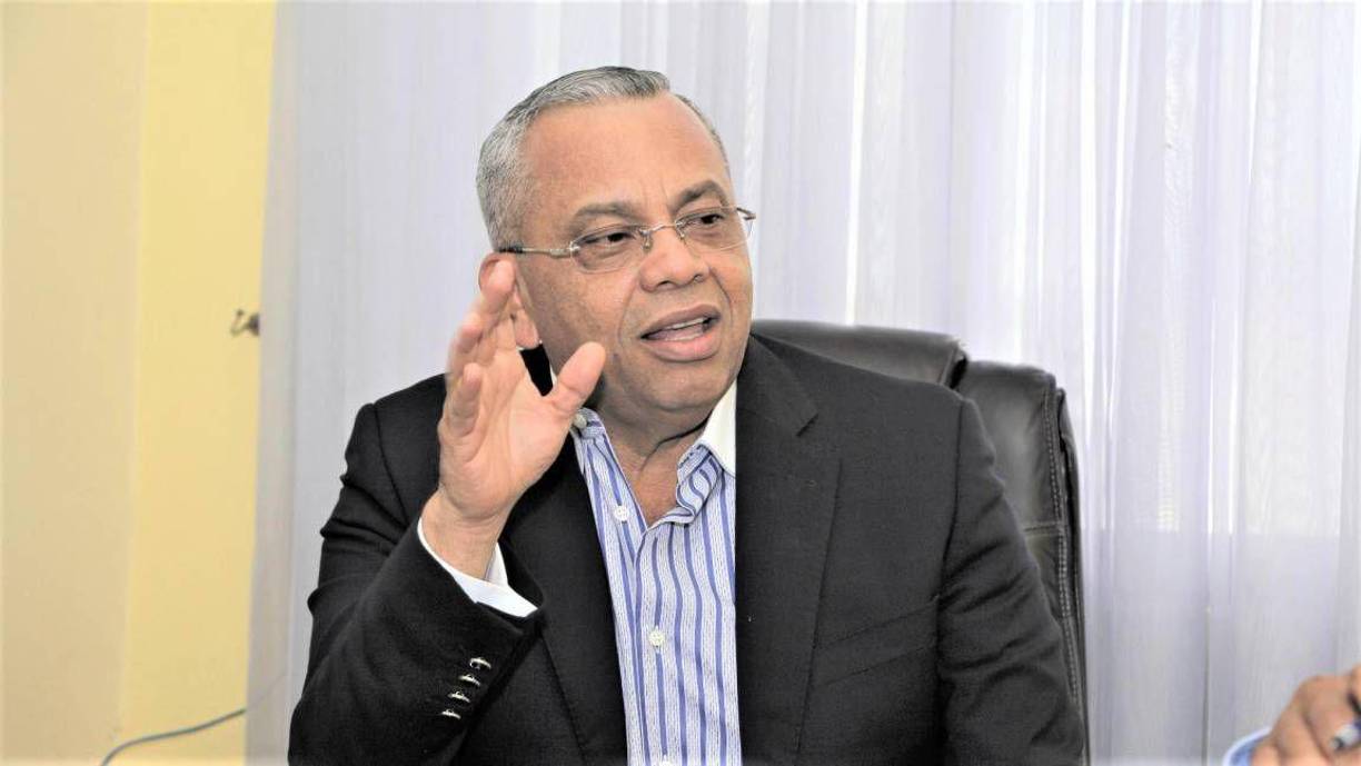 Uno de esos nombres que resonó en las últimas horas para convertirse en precandidato presidencial es el del periodista hondureño, Eduardo Maldonado. 