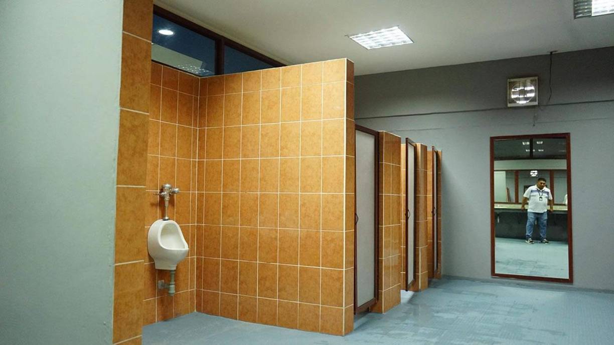 Los baños también están en perfectas condiciones para recibir a los jugadores.