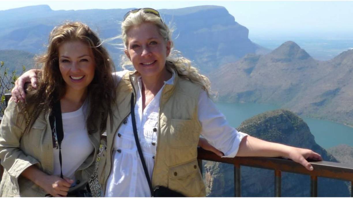 halía ha sido una figura pública durante décadas, y su transparencia en momentos de dolor ha resonado con muchos de sus fans. Su mensaje de agradecimiento y su deseo de encontrar paz espiritual reflejan su fortaleza y su fe, características que han definido su carrera y su vida personal.