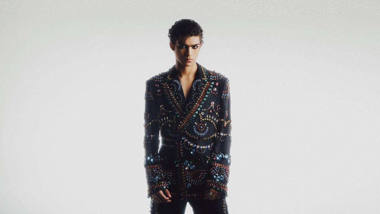 Iñaki Godoy Jasso es un actor mexicano de 20 años. Nació en la Ciudad de México, México el 25 de agosto de 2003. Desde los 5 años empezó a disfrutar de la actuación. Inició sus estudios en la escuela de artes escénicas de la Compañía de Teatro, promovida por el Teatro Musical Independiente. También estudió en talleres de actuación, canto y baile, y se formó en cursos especiales de Stunt Acting y Summer Drama and Theatre en Hollywood, entre otros.