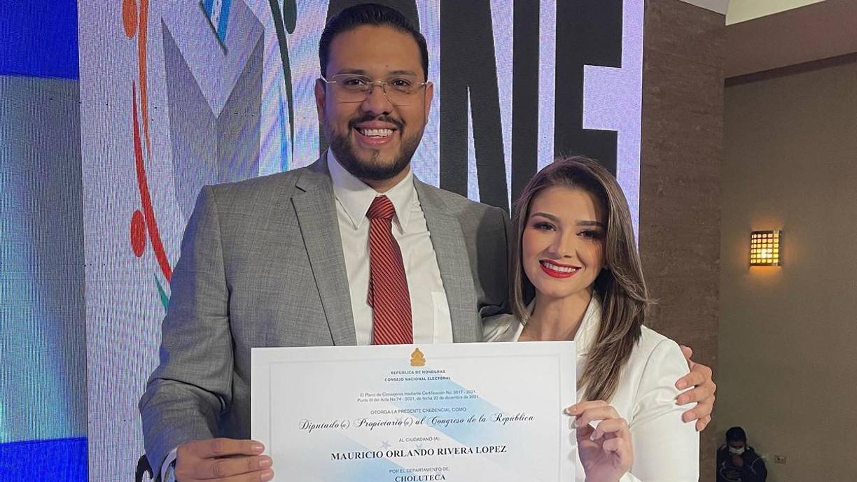 Los seguidores de Iveth Bulnes la felicitaron por la nueva etapa de su vida, el compromiso matrimonial.