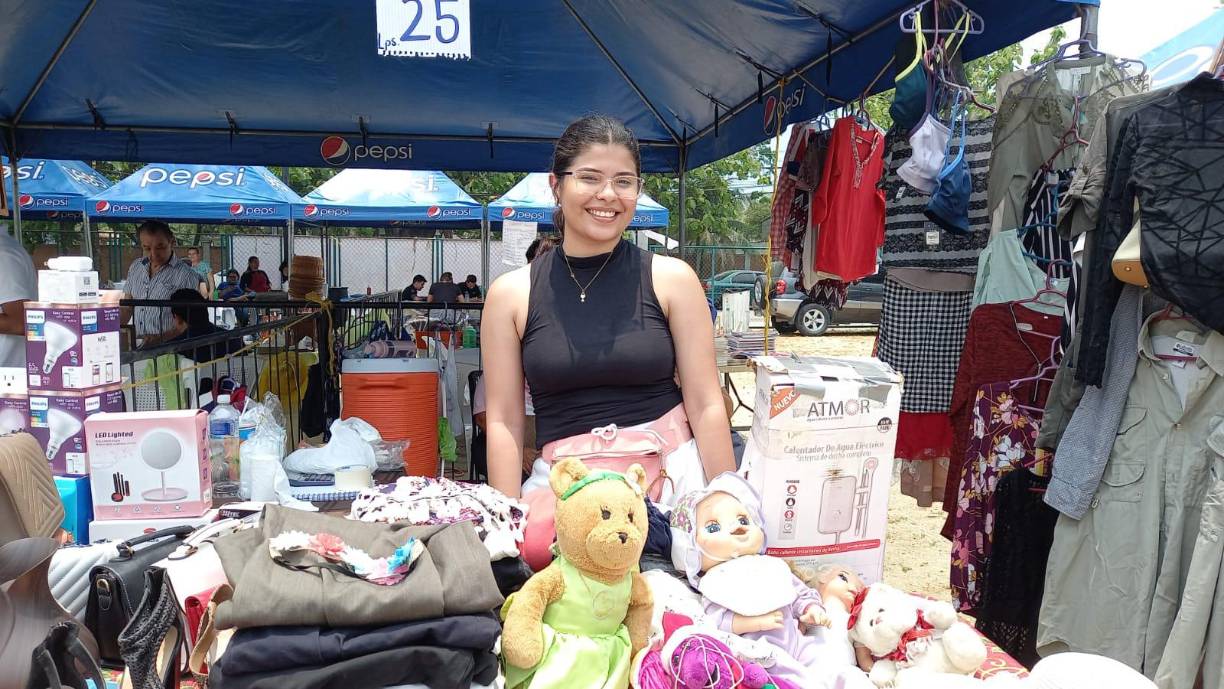 Natalia Romeo, venta de ropa y horchata.