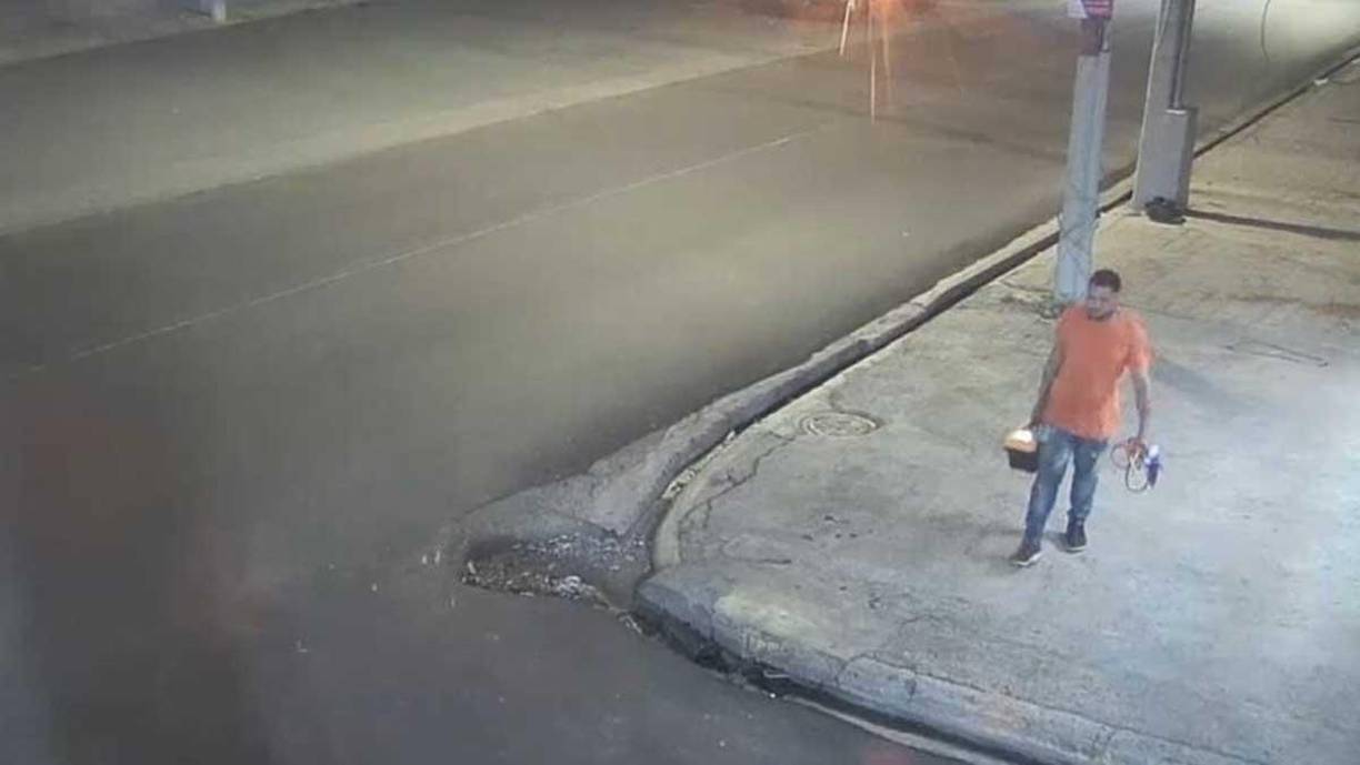 De acuerdo al expediente del Ministerio Público, tras cometer el crimen el sospechoso hizo contacto con una trabajadora sexual.