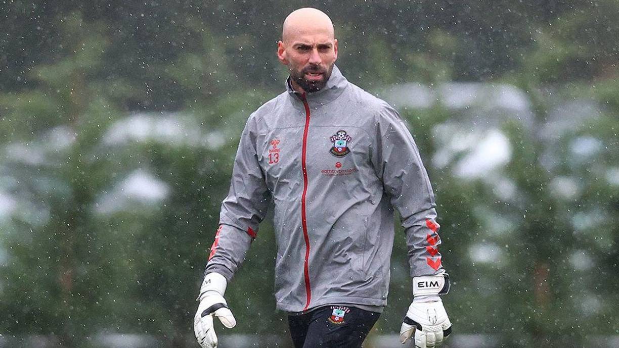 El portero argentino Willy Caballero, que había llegado a Southampton en diciembre y había firmado contrato solo por un mes, llegó a un acuerdo con las autoridades del club, extendió su vínculo por seis meses más y continuará en la institución hasta junio de 2022, cuando finalice la temporada.