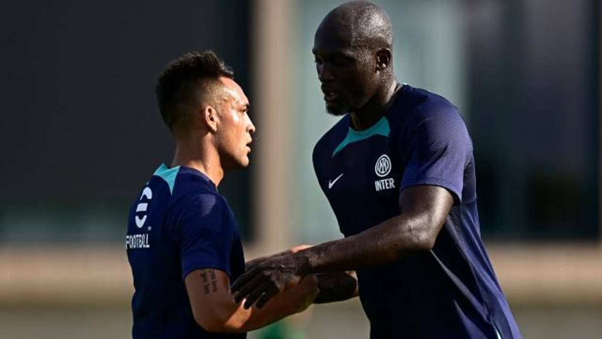 Las redes sociales explotaron con la noticia sobre Lautaro y Lukaku por lo que el crack argentino se vio obligado a tener que aclarar todo.