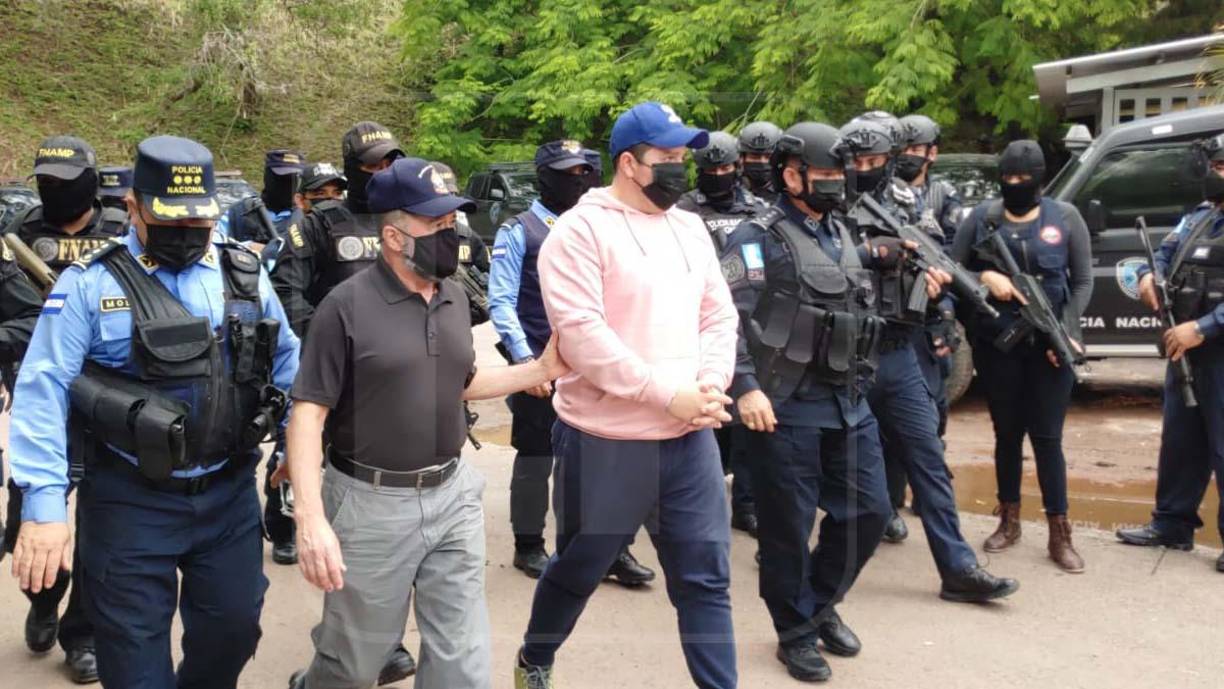 “La captura de hoy es la tercera que realiza la Policía Nacional en menos de una semana, contra personas solicitadas en extradición por delitos relacionados con crimen organizado, principalmente, narcotráfico”, dijo el portavoz de la Secretaría de Seguridad de Honduras, Miguel Martínez.