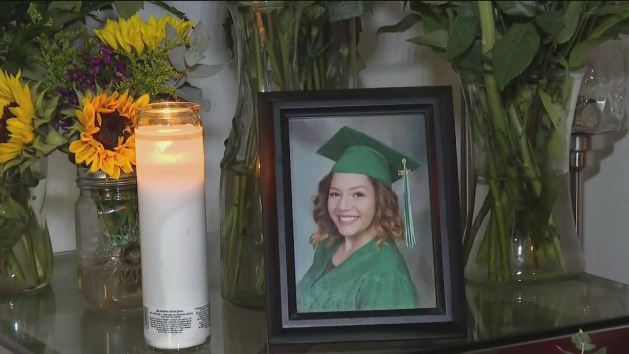 La madre de Mirelle fue quien halló el cuerpo sin vida de la joven. Cuando su hija no regresó a casa, fue al apartamento de Romo, en donde se llevó esa terrible sorpresa. 