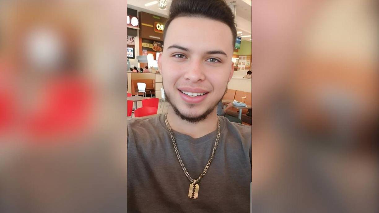Cruz trabajaba junto a su primo en una barbería ubicada en el barrio Río de Piedras y anteriormente había laborado en otra barbería en el <b>City Mall</b>.