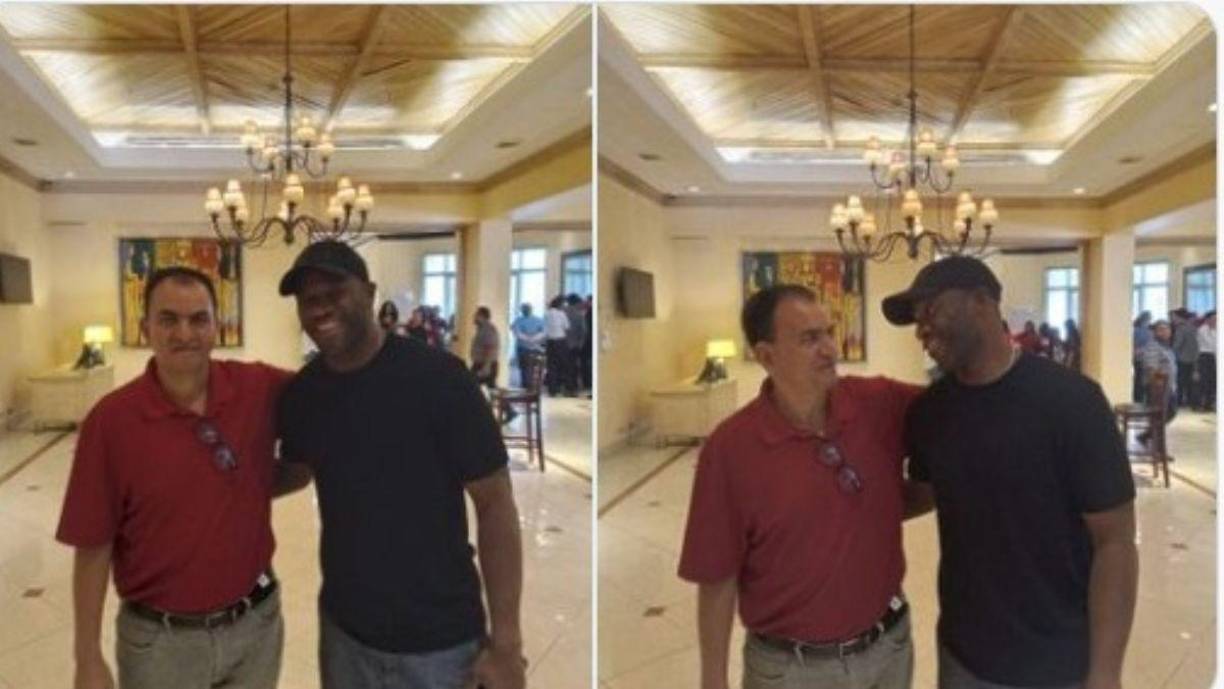 Bebeto Flores, periodista deportivo de Honduras, estuvo presente de su llegada y no dudo en saludarlo y tomarse una foto con el “Rey” David.