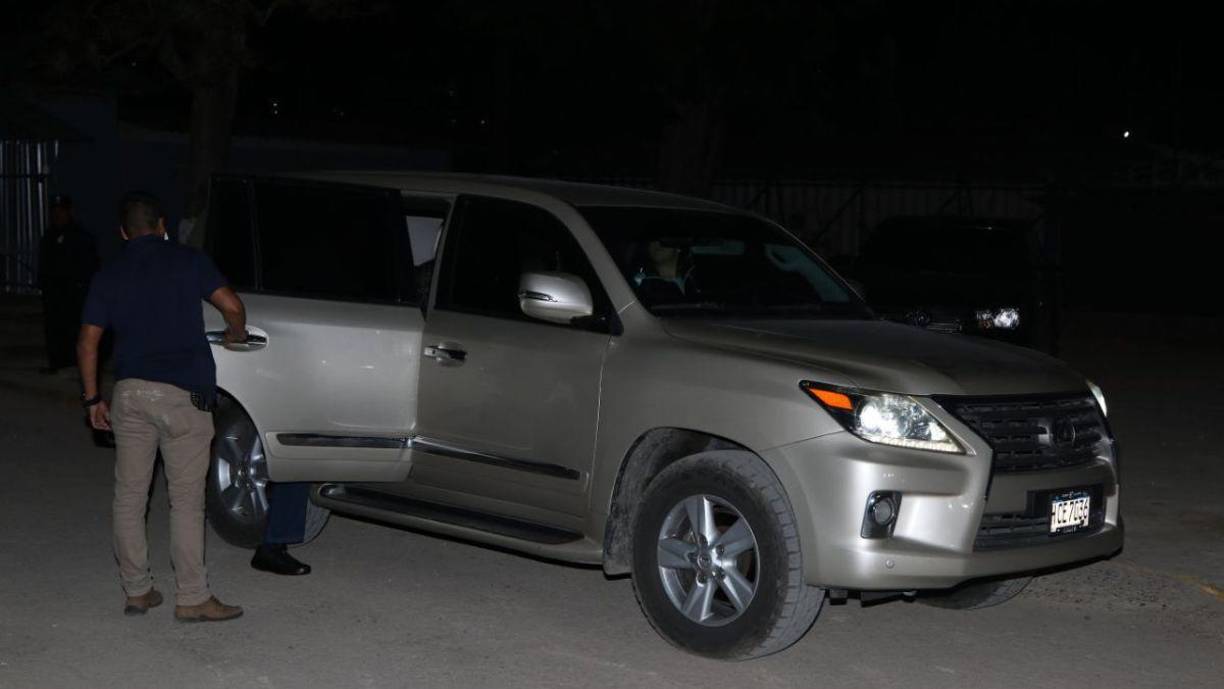 La abogada de la ex primera dama, Daysi Banegas, dijo que la decisión del cambio de medida se dio por unanimidad de votos de la Sala Penal debido “al vencimiento” de la prisión preventiva.