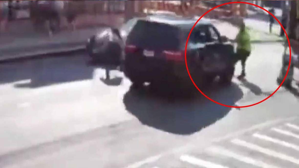 El hecho violento quedó registrados por las cámaras de la zona.