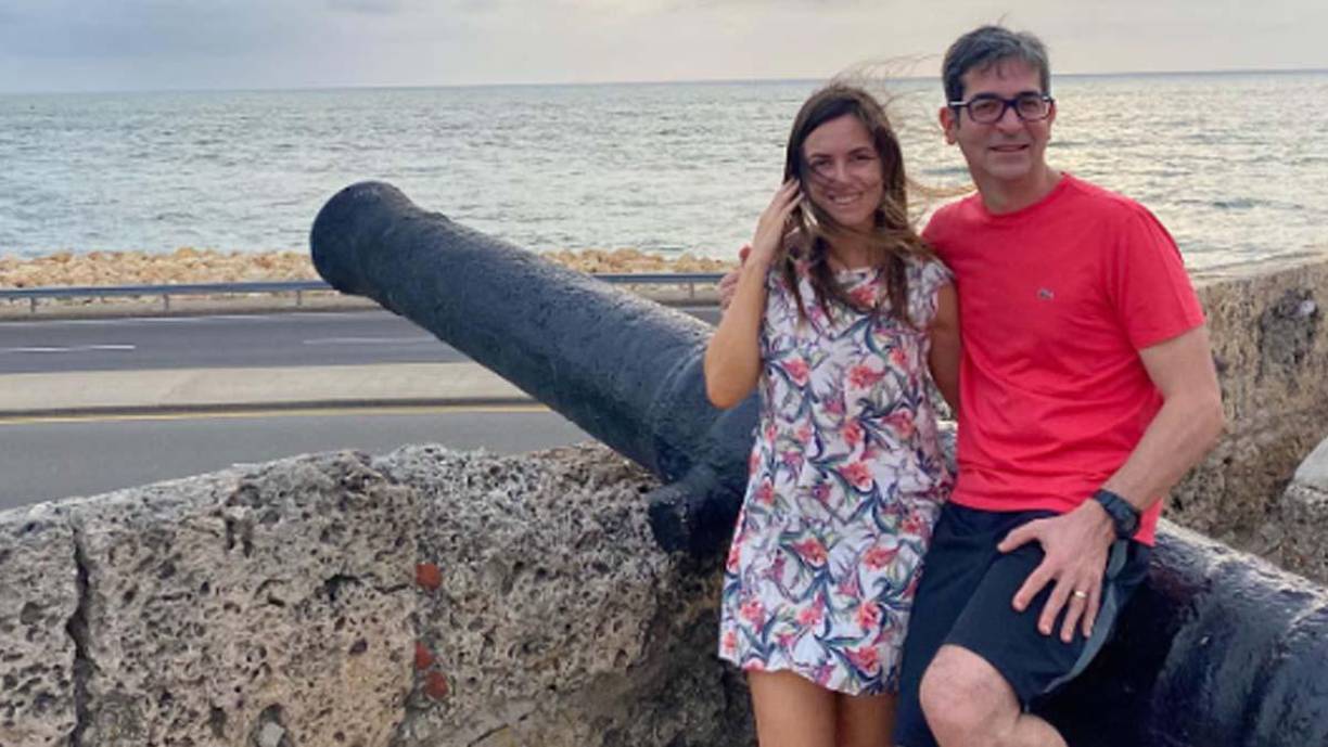 “Sentimientos de esos que consagran lo mejor de la vida, te amo, Marcelo”, escribió Claudia en sus redes sociales el Día de los Emanorados. 