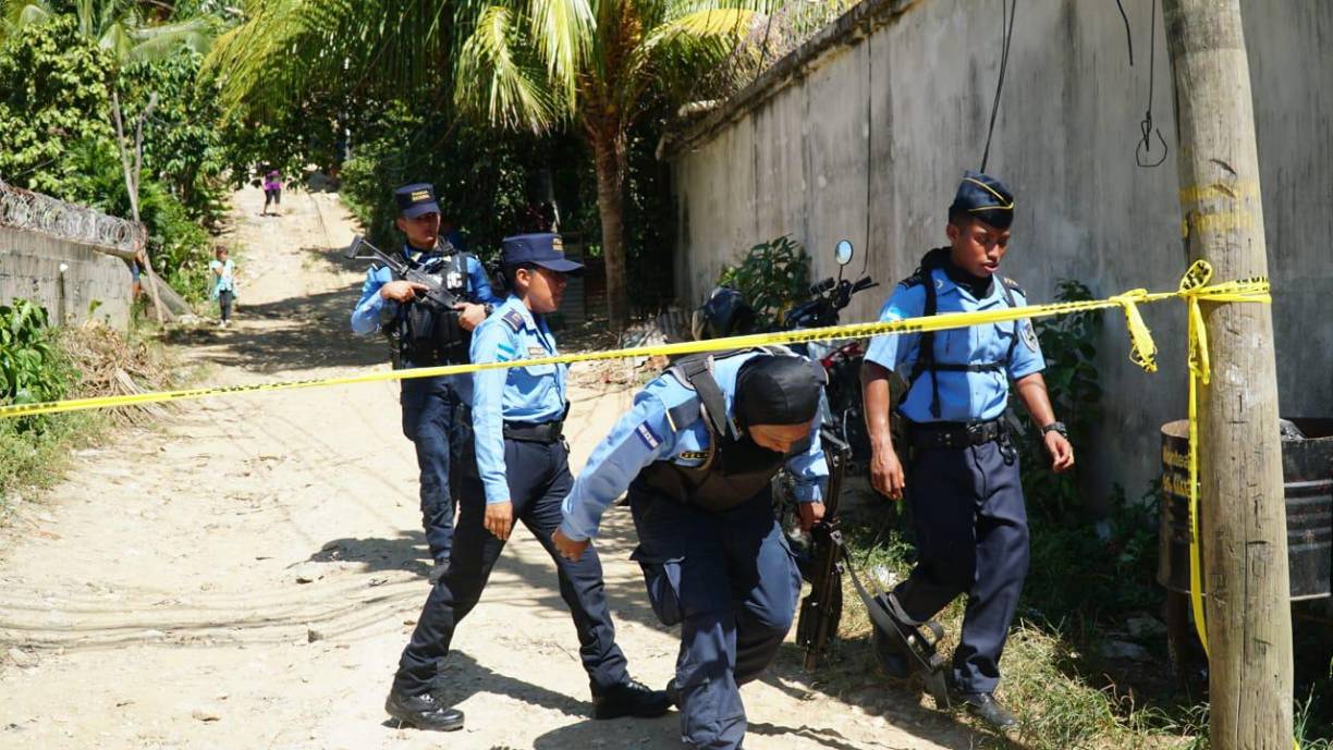 En el hecho resultó herida la madre del menor, identificada como Denia Murcia. 