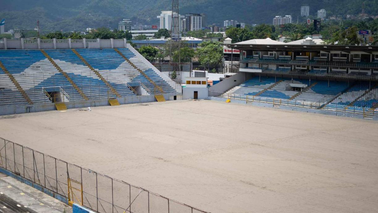 “Esto pasó porque se durmieron, desde que salió la máquina italiana tenían que tener toda la información para ir tramitando todo con un aduanero, el artefacto llegó a Honduras y aquí solo te dan 20 días para sacar un equipo de aduana”, explicó a Diario LA PRENSA una fuente cercana a esta operación.