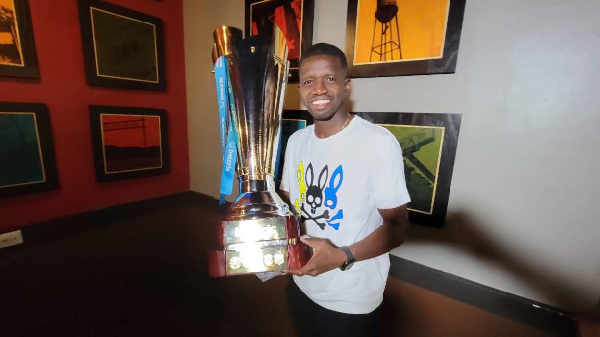 Boniek García anunció que se retira del fútbol y como consecuencia ganó su último título como jugador del Olimpia.