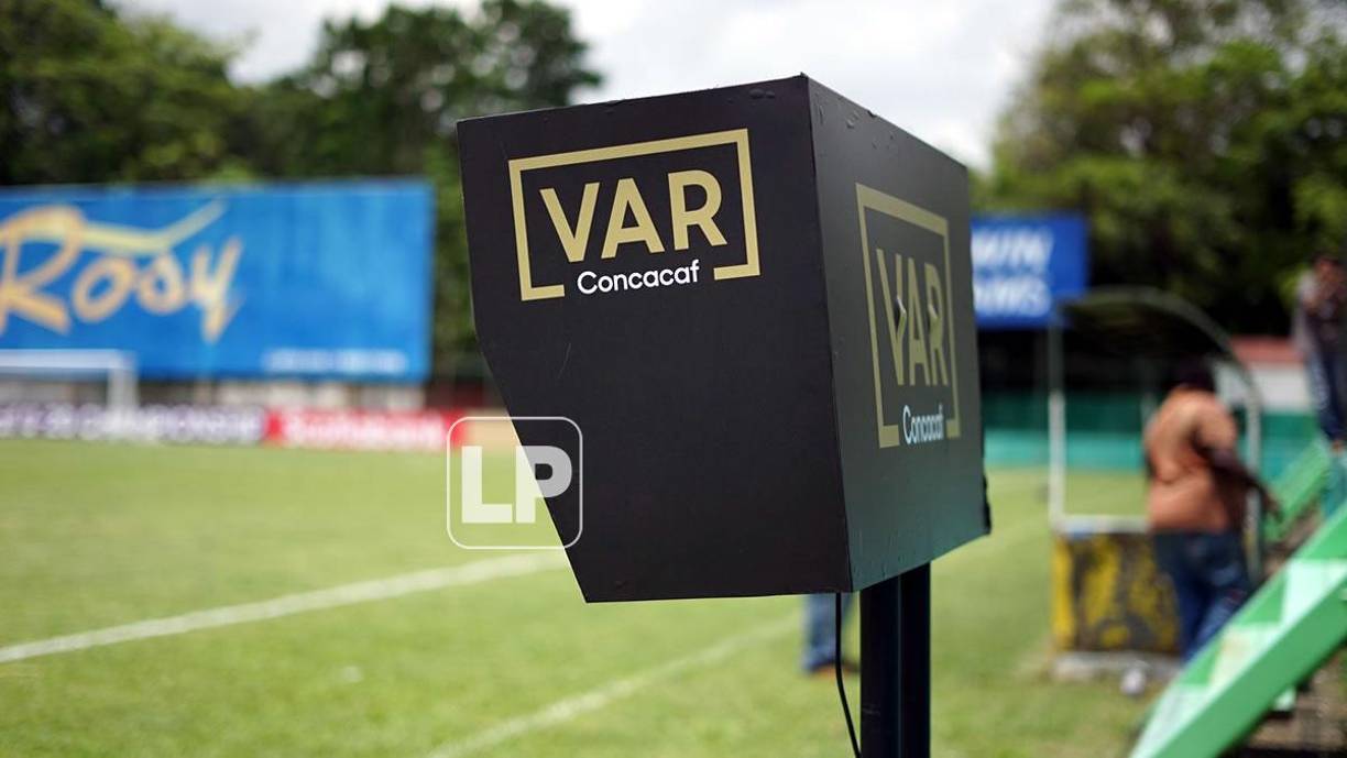 El sistema del VAR fue instalado por la mañana en el estadio Yankel Rosenthal.