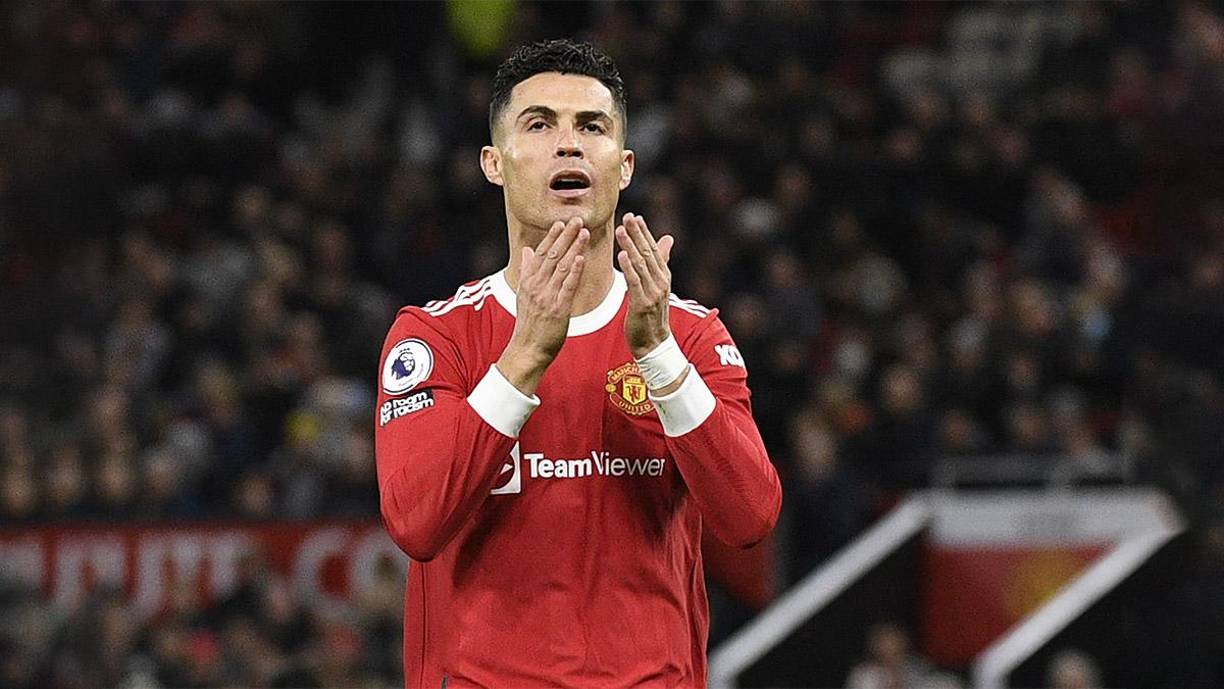 Por otra parte Cristiano Ronaldo le habría pedido al Manchester United su salida del equipo de cara a la próxima campaña. 