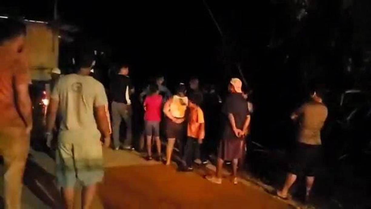 Una de las víctimas andaba pantalón azul y una camiseta roja.