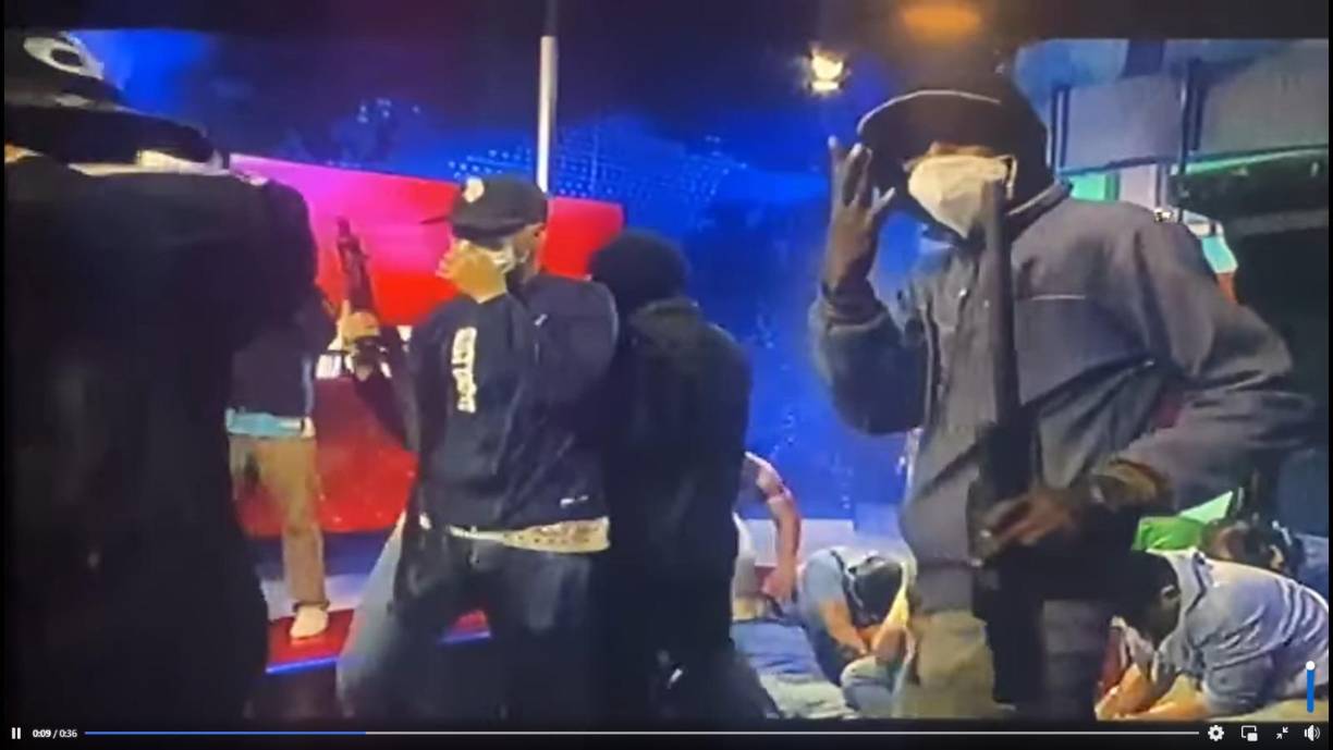 El mandatario describió la arremetida como una represalia por sus acciones para “recuperar el control” oficial de las cárceles y advirtió que no negociará con “terroristas”. 