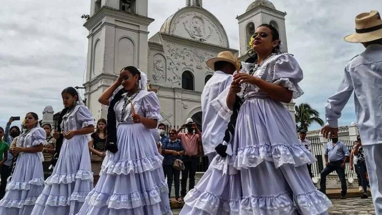  El comité cívico interinstitucional coordinó las actividades para honrar al héroe nacional Cacique Lempira en el marco del mes de la Identidad Nacional.