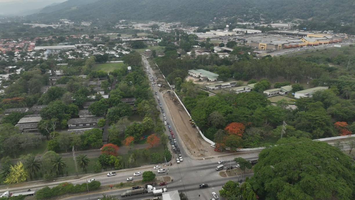 La pavimentación de la vía tendrá que esperar porque ni siquiera ha iniciado la licitación del proyecto. 