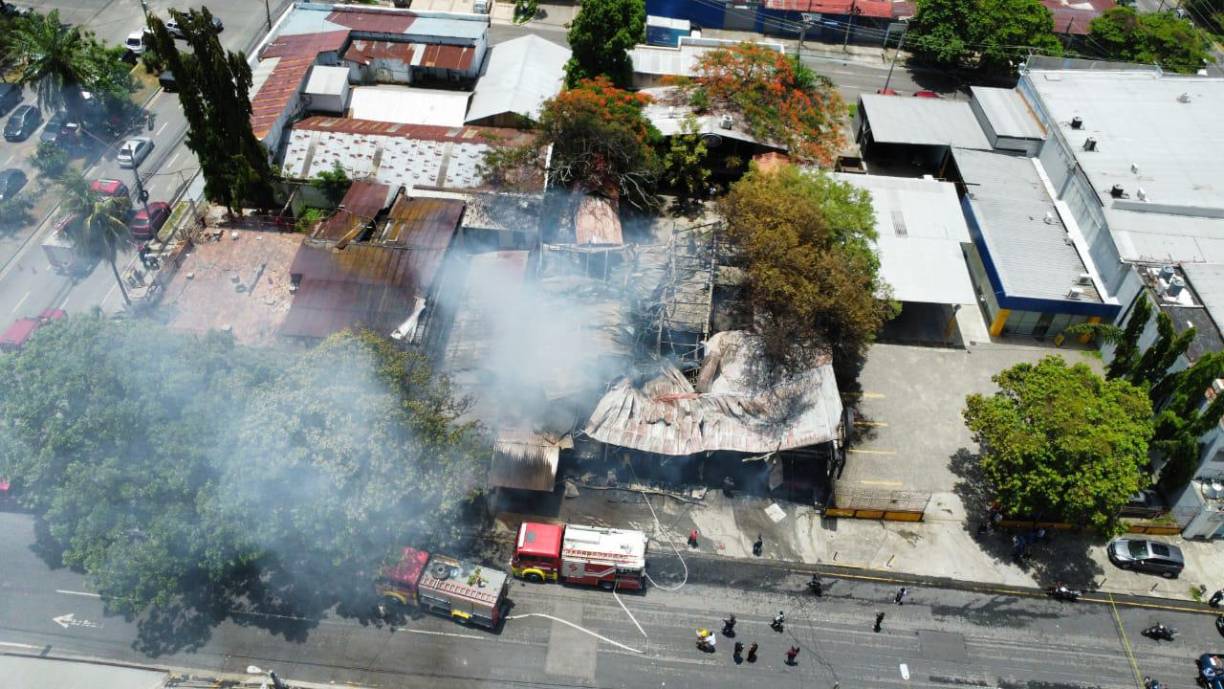 Dramático: llanto por el incendio de restaurante en San Pedro Sula
