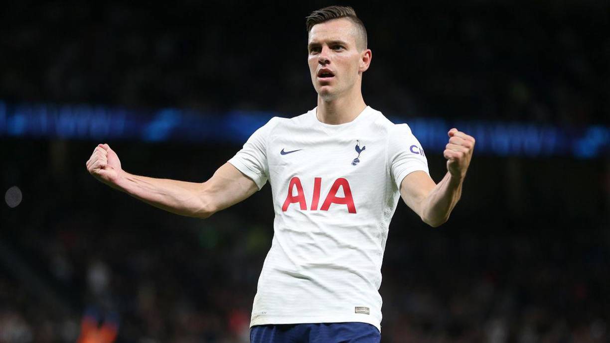 El Villarreal no se rinde y quiere fichar a Giovani Lo Celso. El conjunto amarillo, según informa Marca, se está moviendo para hacerse con su fichaje. A pesar de esto, hay dificultades para que la operación se pueda llevar a cabo. El jugador argentino del Tottenham vería con buenos ojos su regreso a La Liga, pero su salario puede suponer un inconveniente.