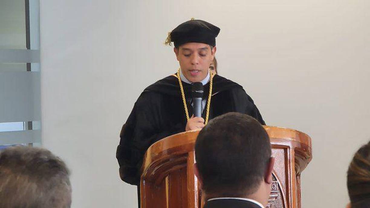 ”El cumplimiento de los objetivos de esta gran reforma universitaria que hoy comienza requiere de presupuesto; la Constitución determina en su artículo 161 que la universidad no debe recibir menos de lo que es el 6% del presupuesto general de la República, sin embargo hemos estado recibiendo 1.6%, 2% y 3% del presupuesto, en tal sentido hoy, los académicos administrativos y comunidad estudiantil, requerimos de más recursos para generar una mejor educación en el país”, precisó. 